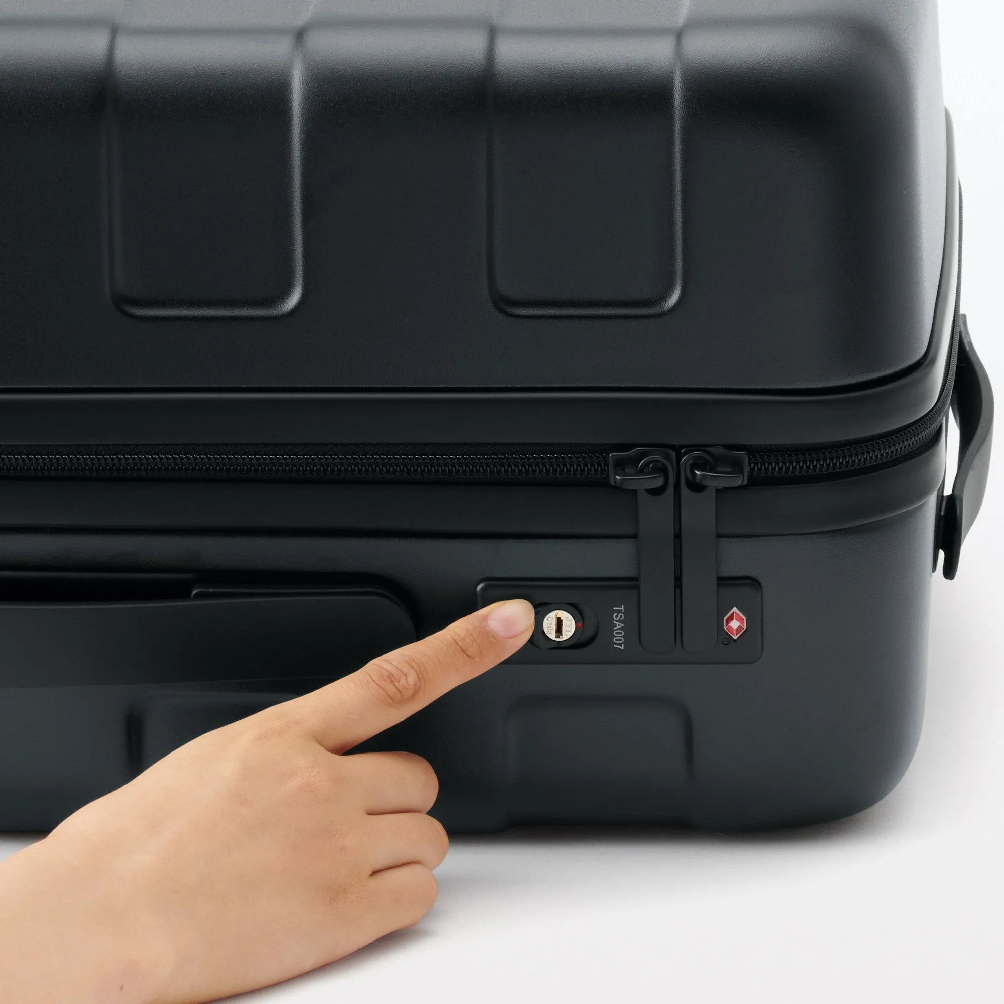 Adjustable Handle Hard Shell Suitcase 36L | Carry-On
