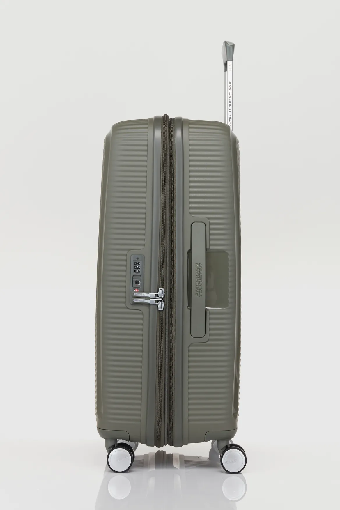 Curio 2 69cm Suitcase