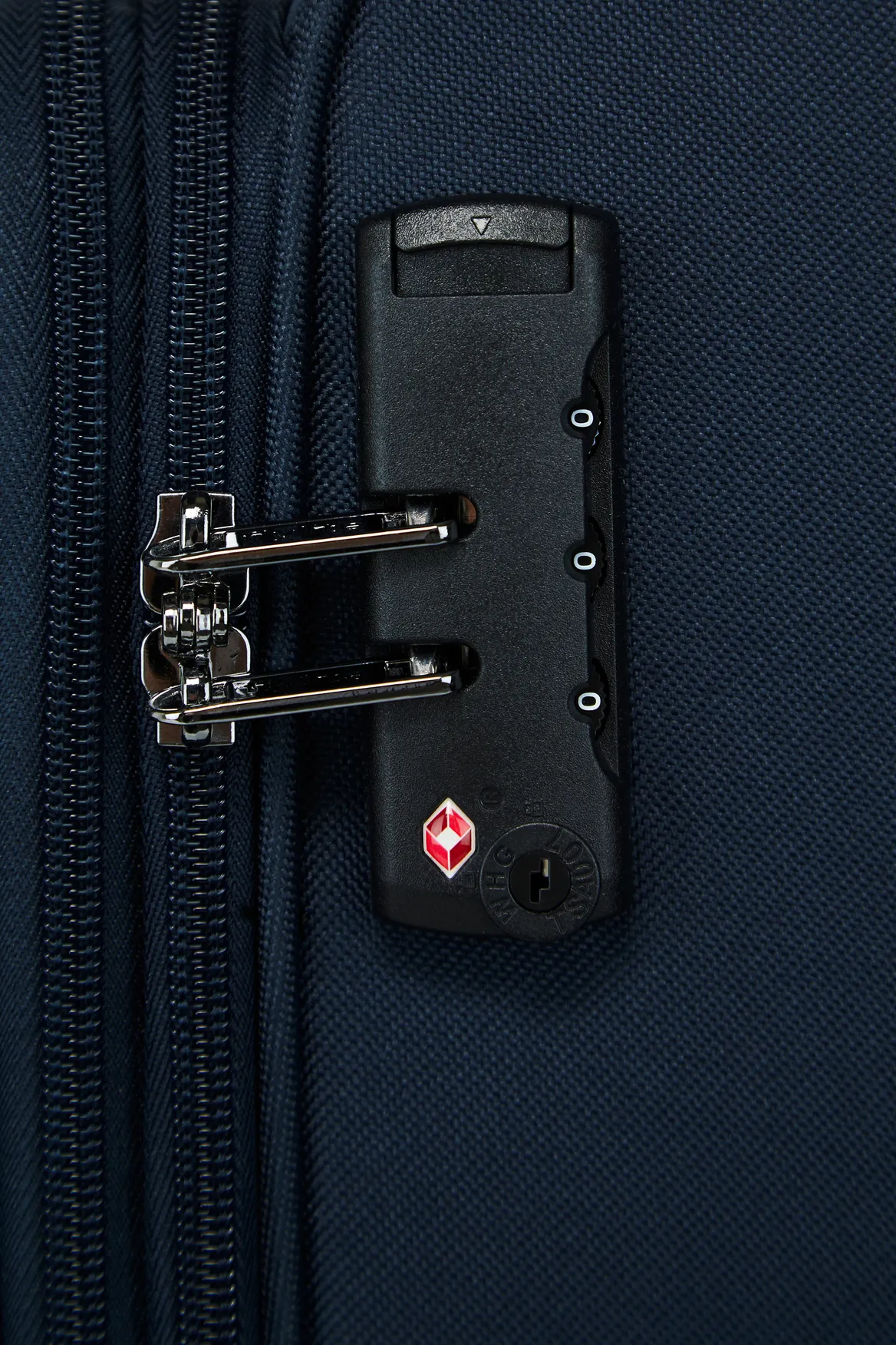 Phoenix 69cm Suitcase