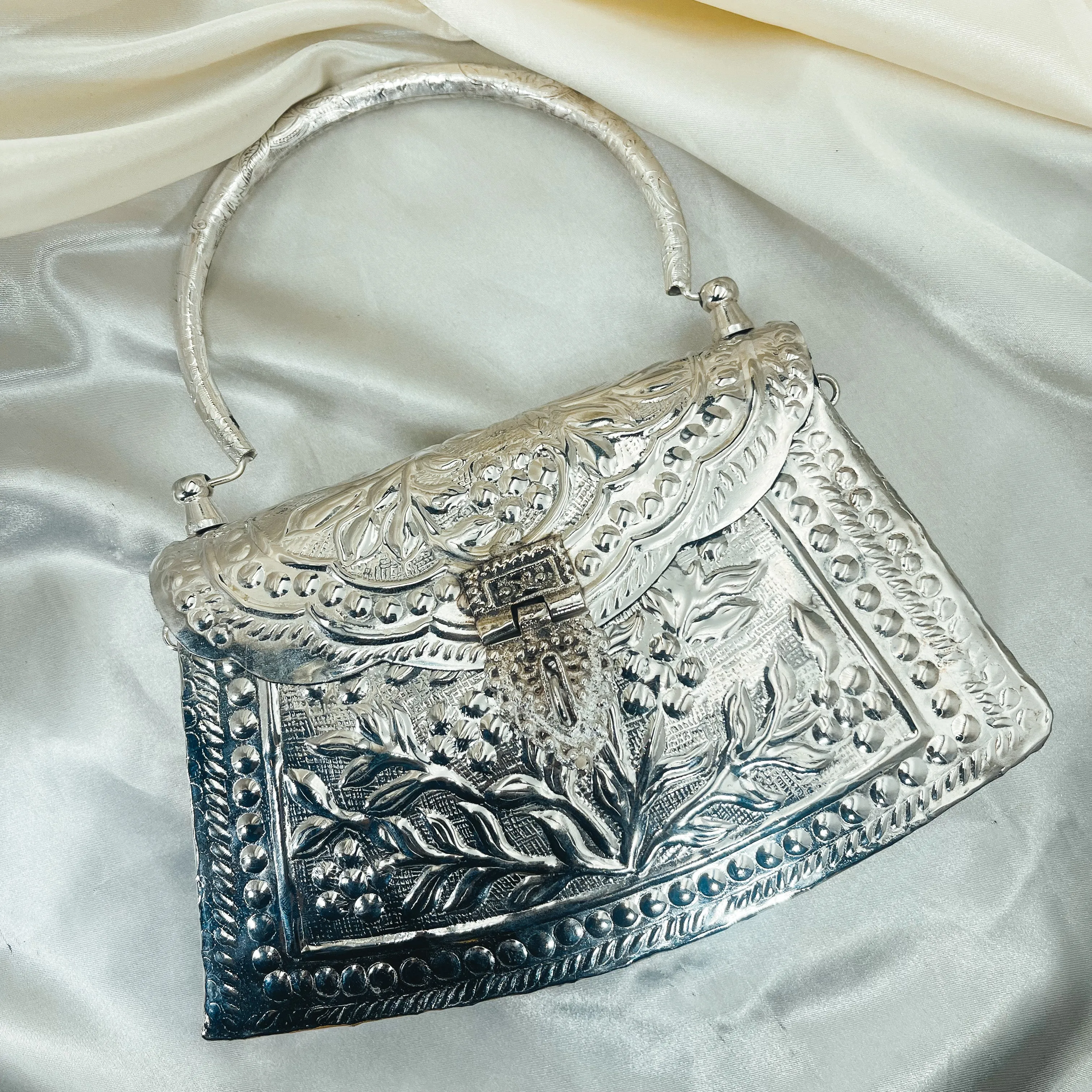 RANI Metal Clutch (Silver)