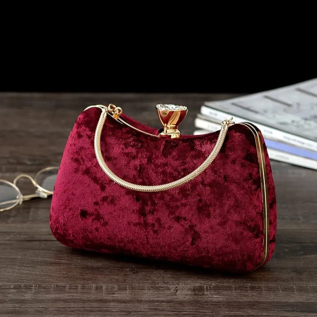 Sara | A Classic Velvet Clutch for Sophisticated Evenings