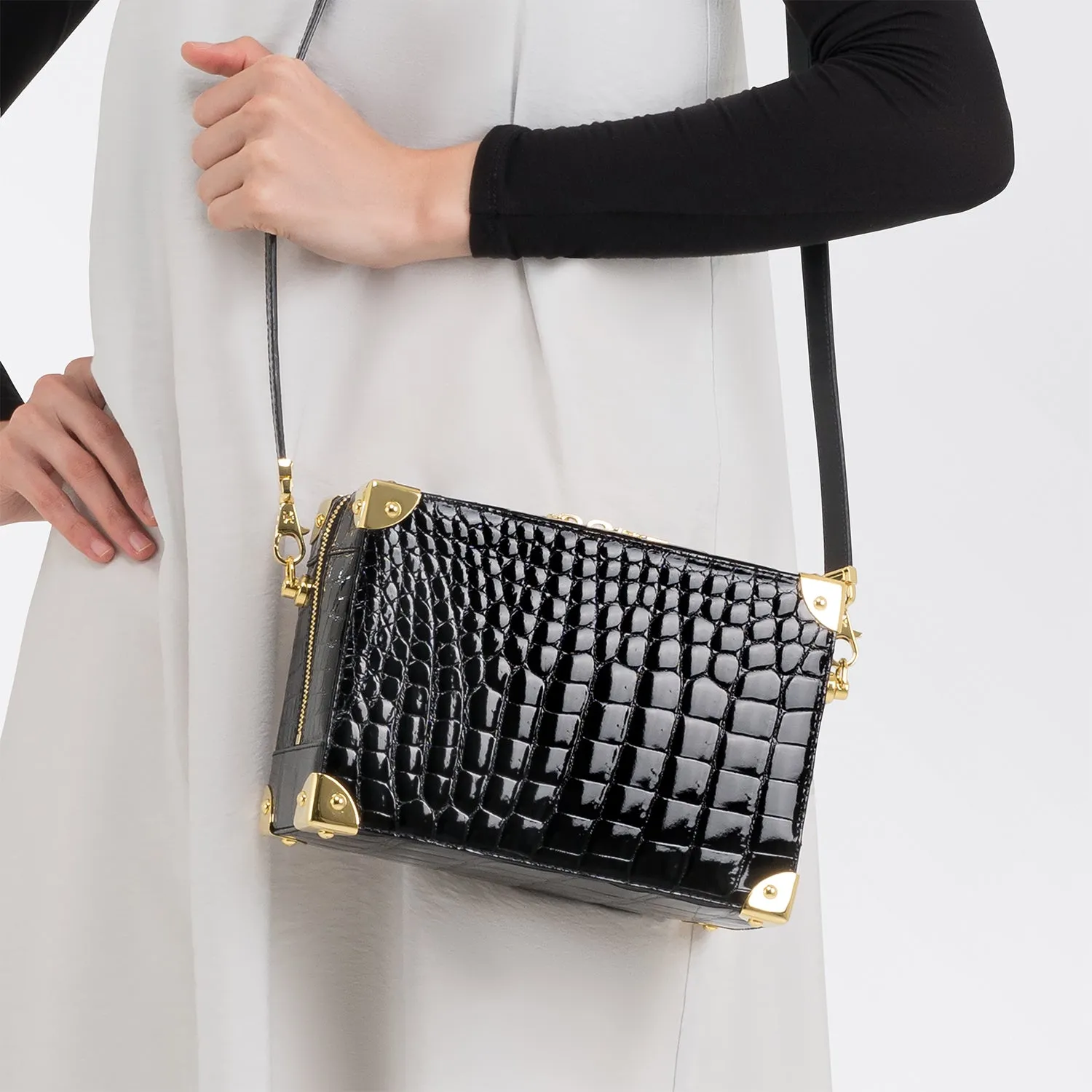 UNSIGNED APPLIQUÉ BOX CROSSBODY BAG