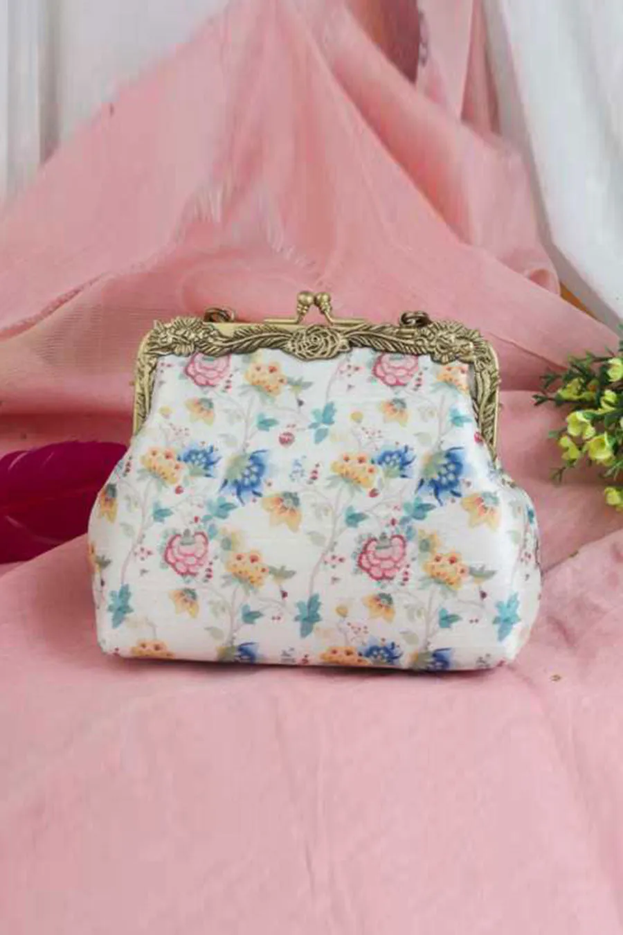 White Phool Wari Printed Clutch