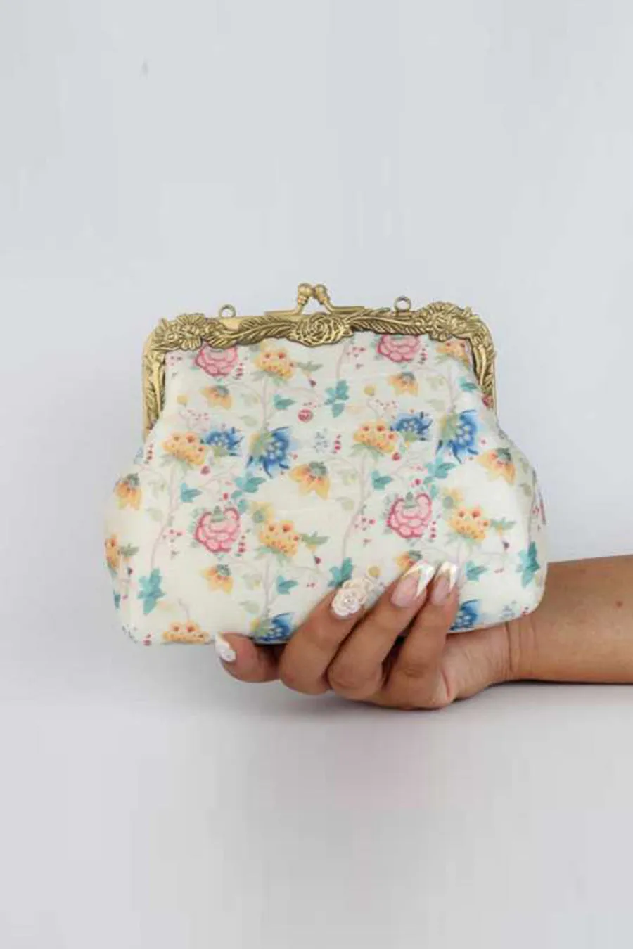 White Phool Wari Printed Clutch