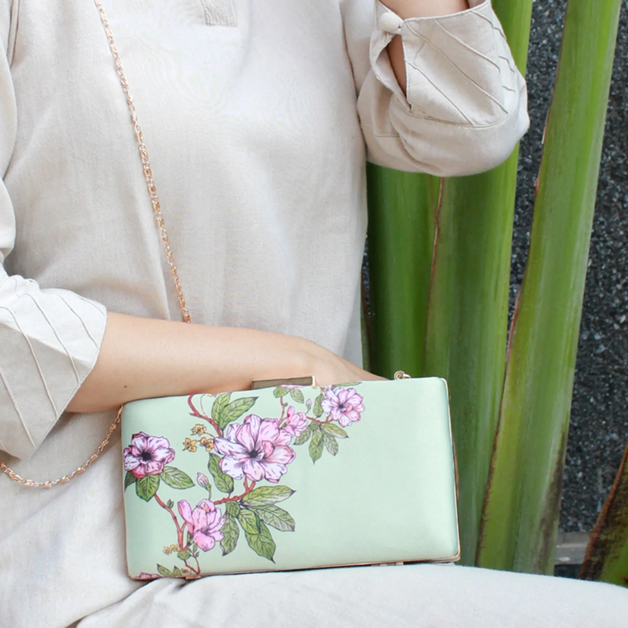 Wild Blooms - Clutch